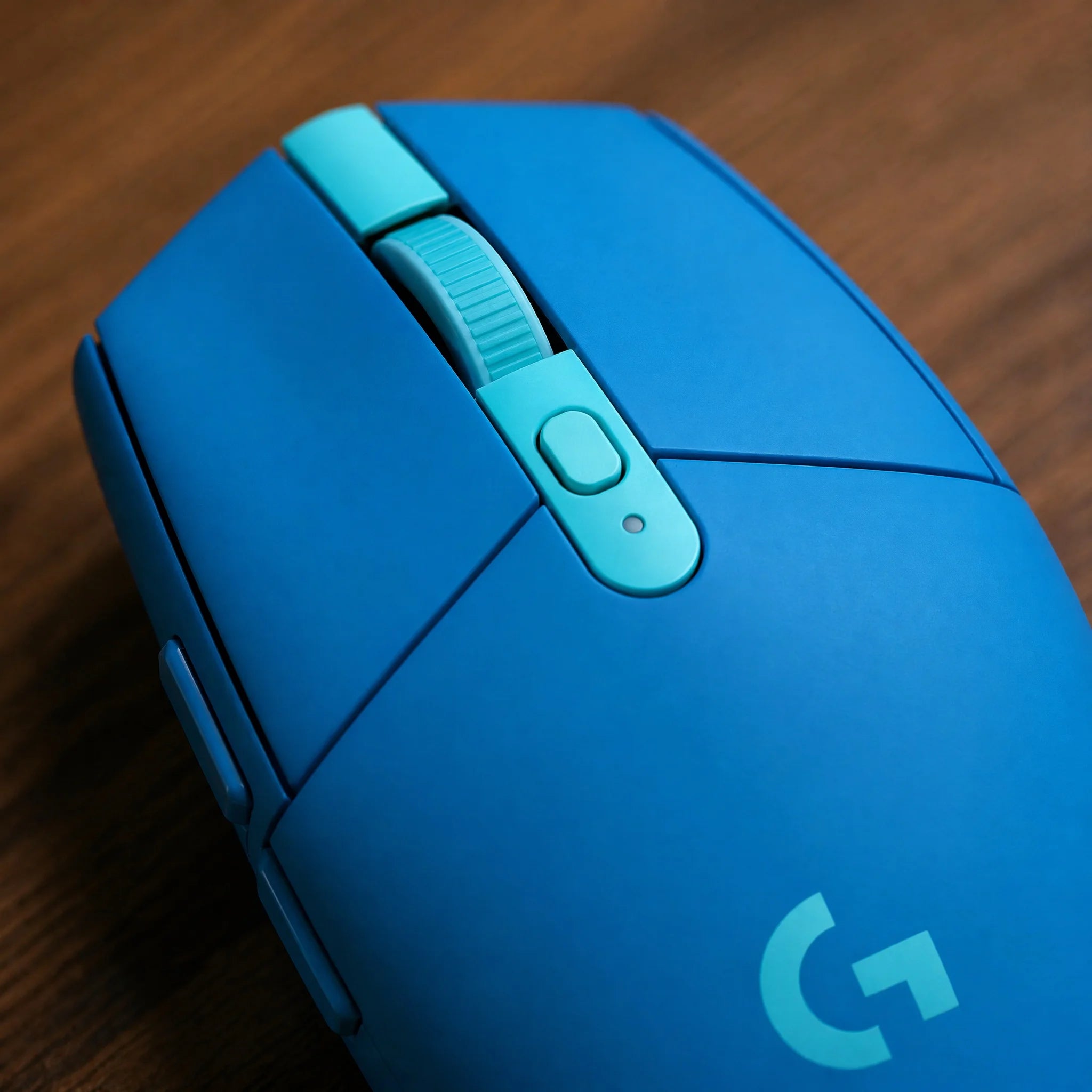 Logitech G304 Ligthspeed Wireless Gaming Mouse, Hero 12K Sensor, 12000DPI, Compatible PC MacO